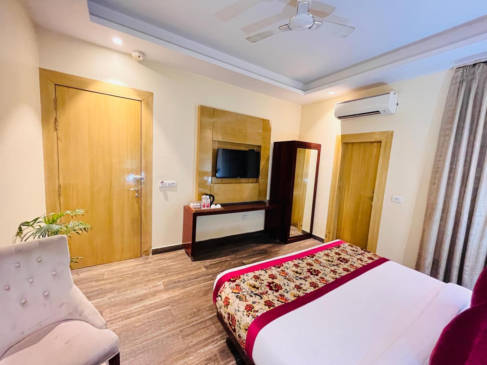 Hotel Banz Near Indira Gandhi Airport Delhi 뉴델리 외부 사진