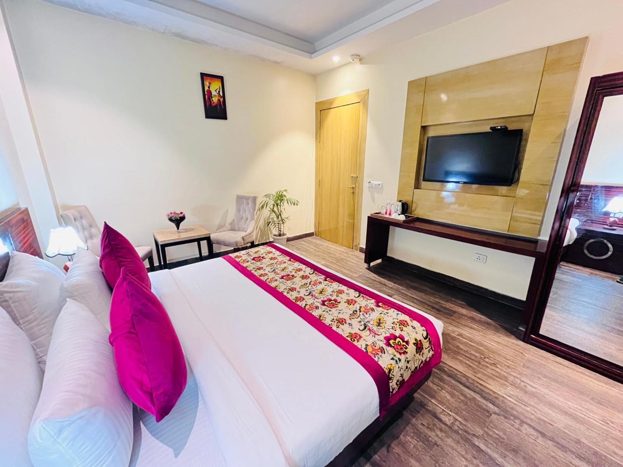 Hotel Banz Near Indira Gandhi Airport Delhi 뉴델리 외부 사진