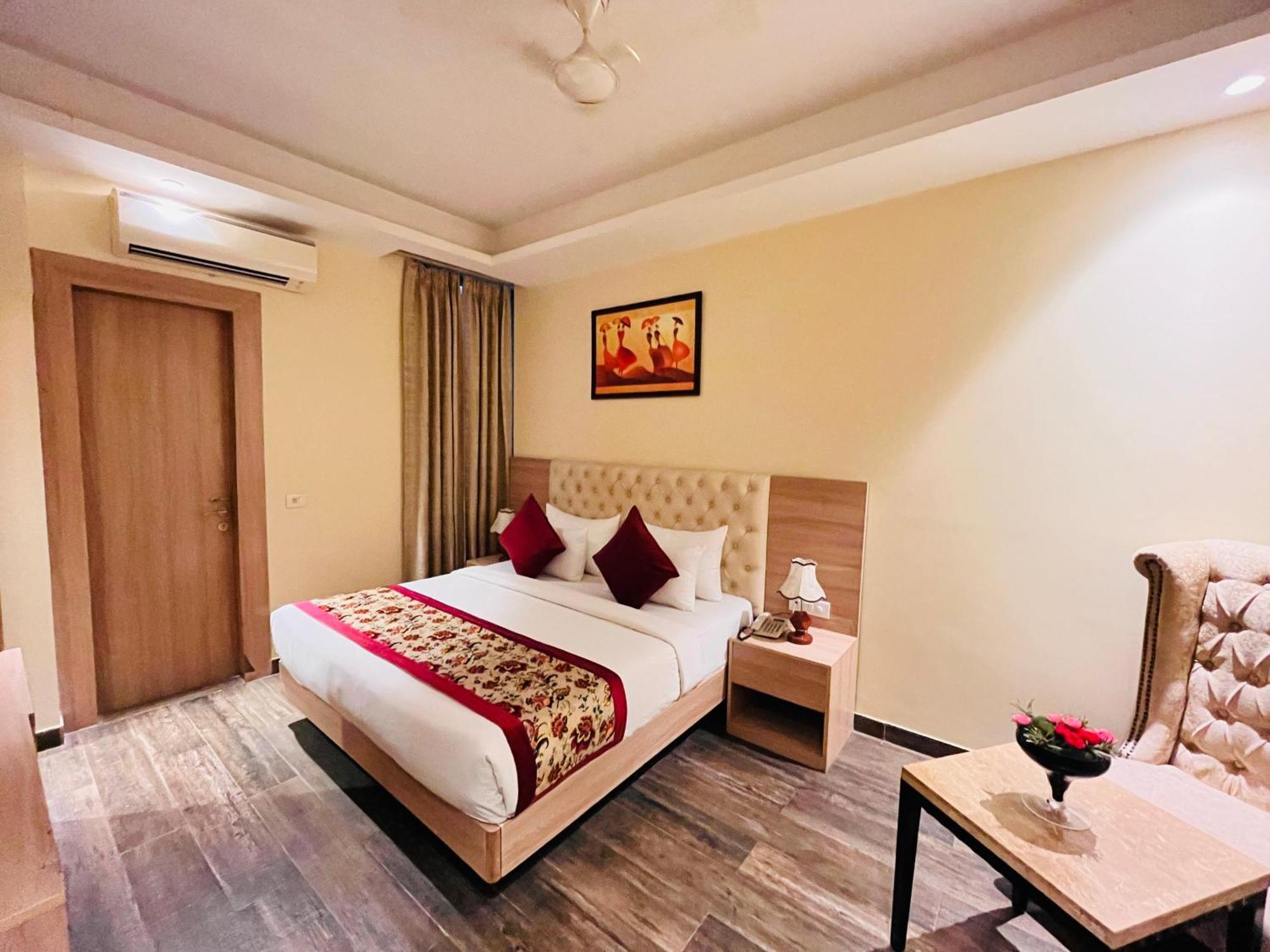 Hotel Banz Near Indira Gandhi Airport Delhi 뉴델리 외부 사진