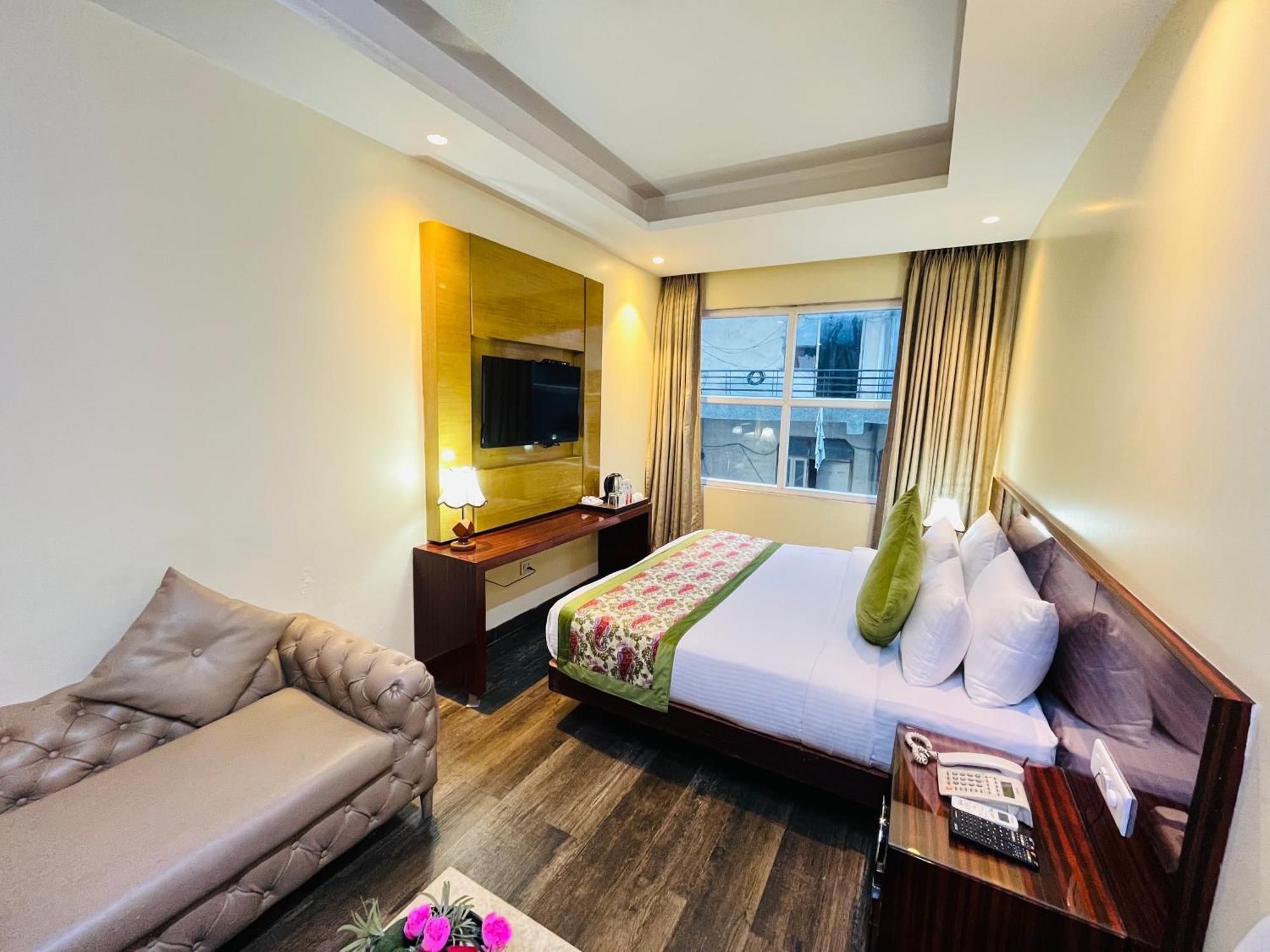 Hotel Banz Near Indira Gandhi Airport Delhi 뉴델리 외부 사진