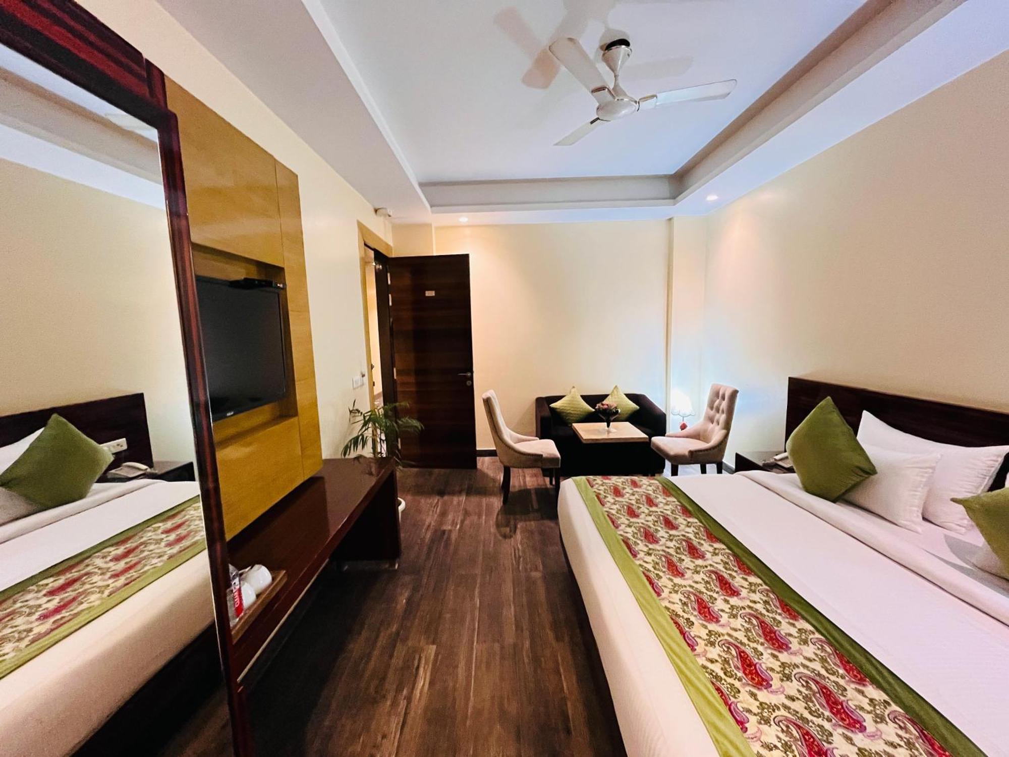 Hotel Banz Near Indira Gandhi Airport Delhi 뉴델리 외부 사진