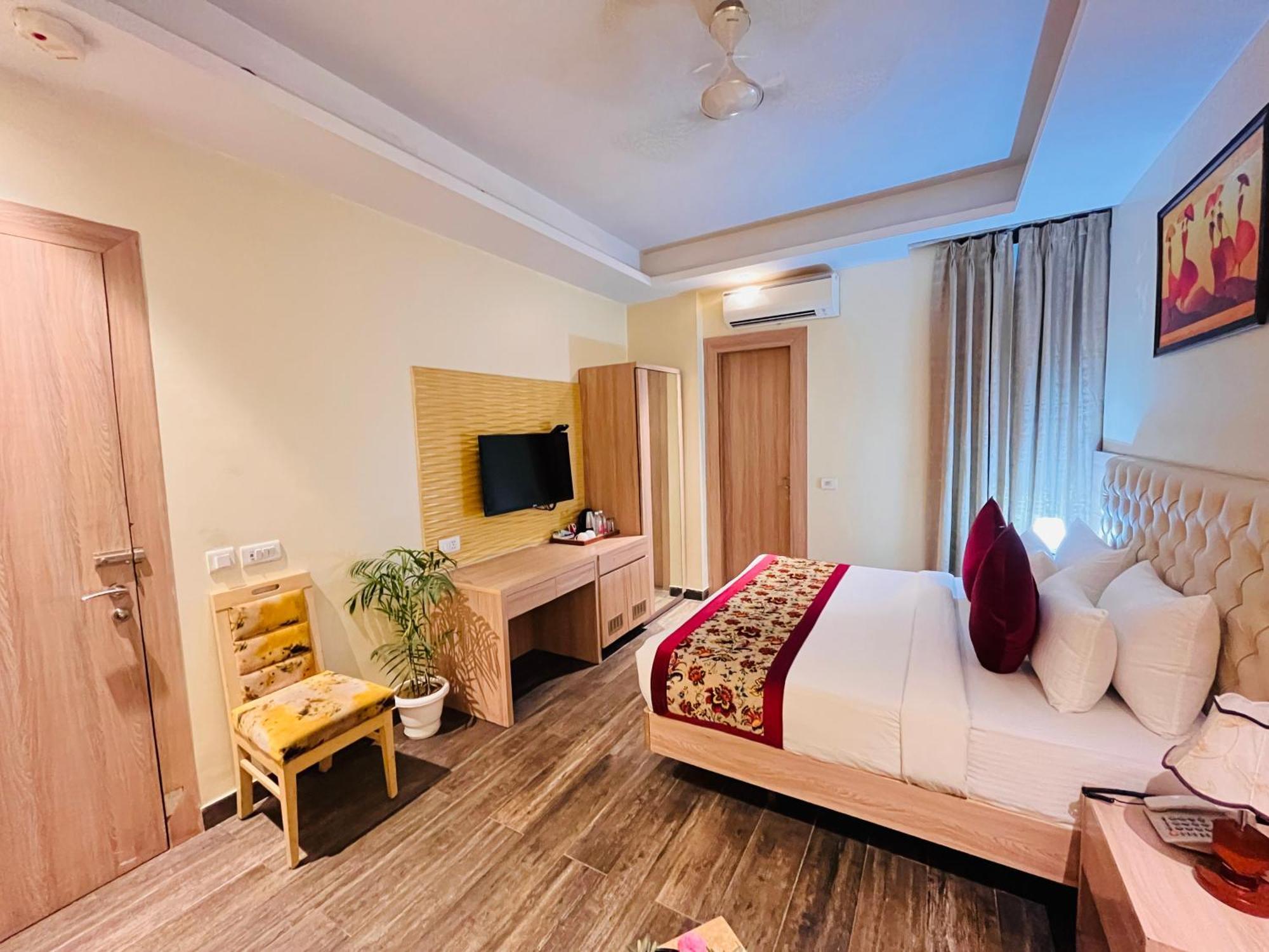 Hotel Banz Near Indira Gandhi Airport Delhi 뉴델리 외부 사진